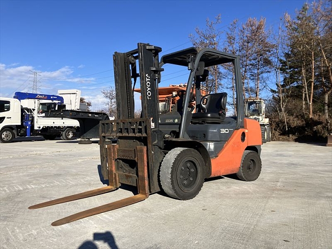 TOYOTA 02-8FD30 (Forklifts) at Fukushima, Japan | Buy used
