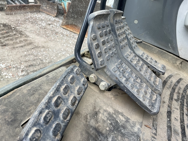 日立建機 ZX135US-5B | 栃木県の油圧ショベル(ユンボ) | BIGLEMON