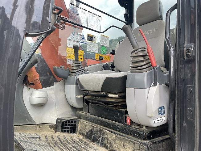 HITACHI ZX135US-5B (Excavators) at Tochigi, Japan | Buy used
