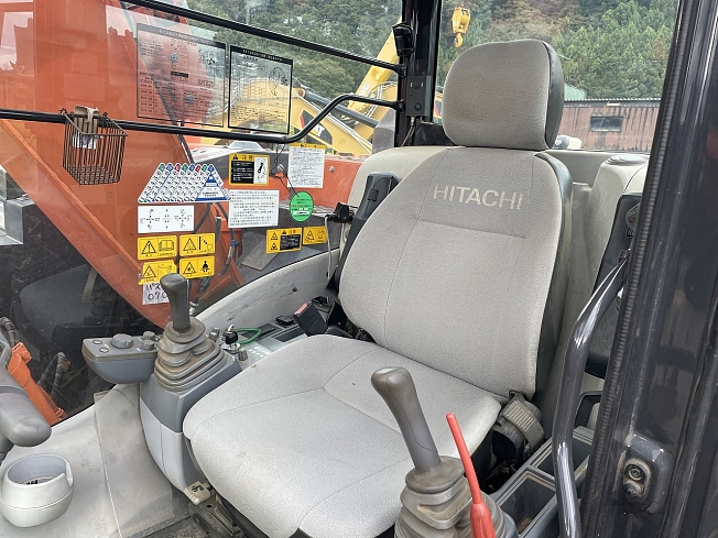 HITACHI ZX135US-5B (Excavators) at Tochigi, Japan | Buy used