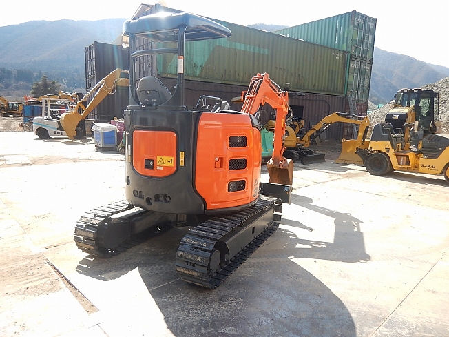 日立建機 ZX30U-5A | 栃木県のミニ油圧ショベル(ミニユンボ