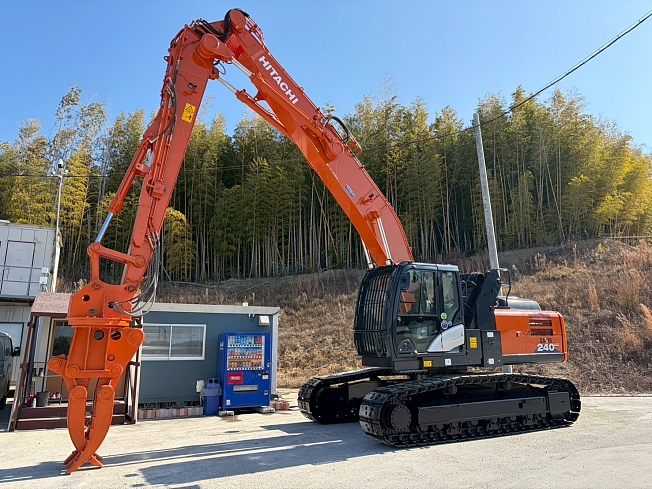 HITACHI ZX240LC-6 (Excavators) at Osaka, Japan | Buy used Japanese