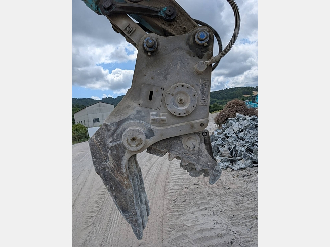 オカダアイヨン 小割機 | 宮城県のアタッチメント(建設機械