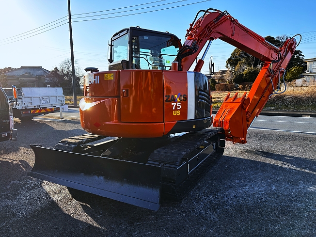 HITACHI ZX75US-3 (Excavators) at Chiba, Japan | Buy used Japanese
