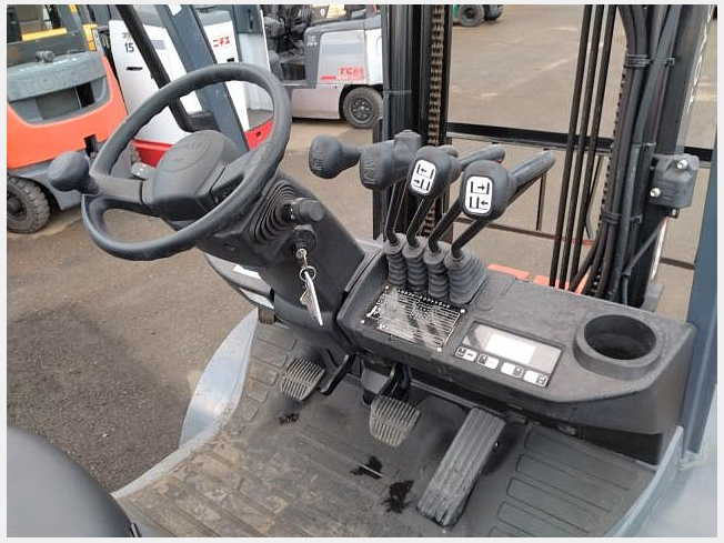 TOYOTA 02-8FGL20 (Forklifts) at Osaka, Japan | Buy used Japanese