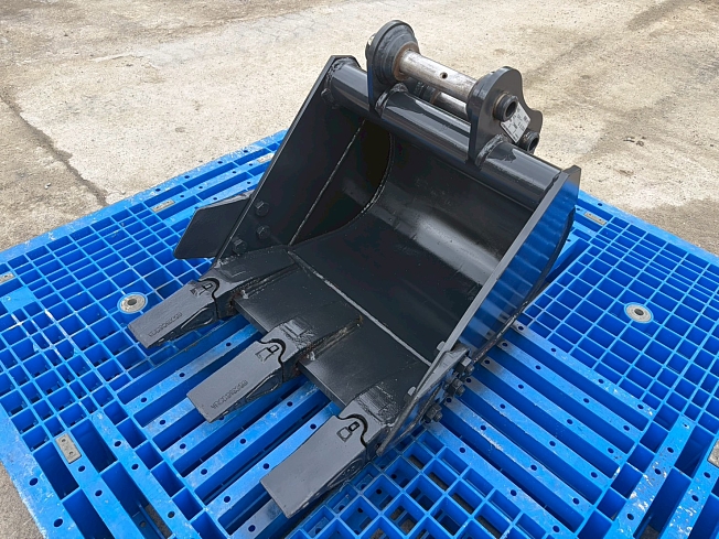 使わなくなった 日立建機 標準バケット | 大阪府のアタッチメント(建設機械