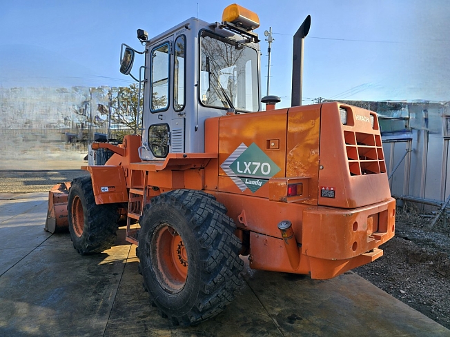 日立建機 LX70-2 | 北海道のタイヤショベル(ホイールローダー