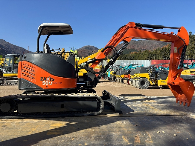 日立建機 ZX50U-3U | 栃木県のミニ油圧ショベル(ミニユンボ