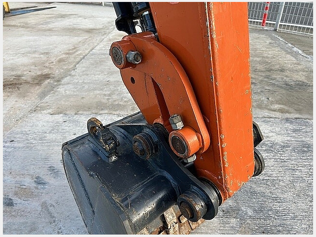 HITACHI ZX35U-5B (Mini excavators) at Chiba, Japan | Buy used