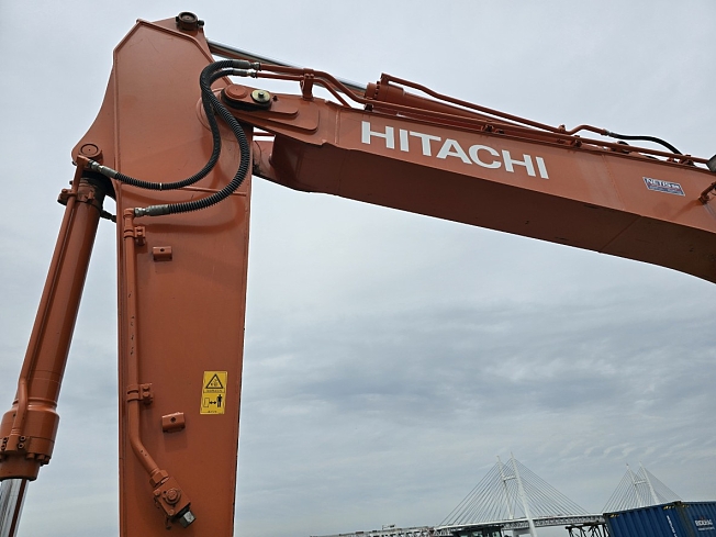 HITACHI ZX200LC-6 (Excavators) at Kanagawa, Japan | Buy used