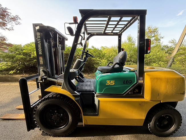 KOMATSU FG35T-7 (Forklifts) at Saitama, Japan | Buy used Japanese