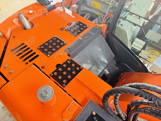 HITACHI ZX135US-3 (Excavators) at Chiba, Japan | Buy used Japanese