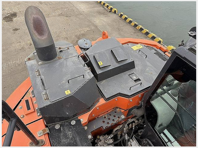 HITACHI ZX135USK-6 (Excavators) at Hyogo, Japan | Buy used