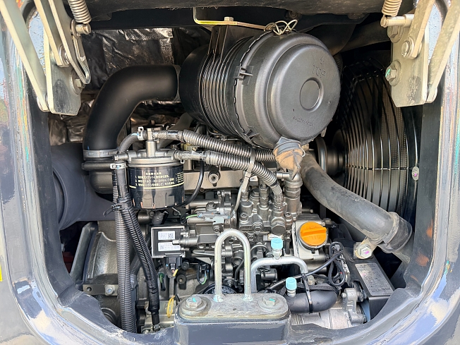 日立建機 ZX30UR-5B | 千葉県のミニ油圧ショベル(ミニユンボ