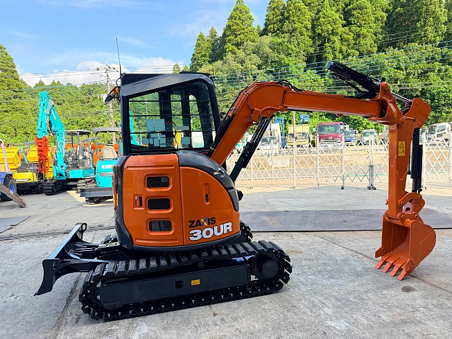 HITACHI ZX30UR-5B (Mini excavators) at Chiba, Japan | Buy used