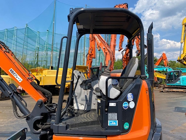 日立建機 ZX40U-5B | 愛知県のミニ油圧ショベル(ミニユンボ