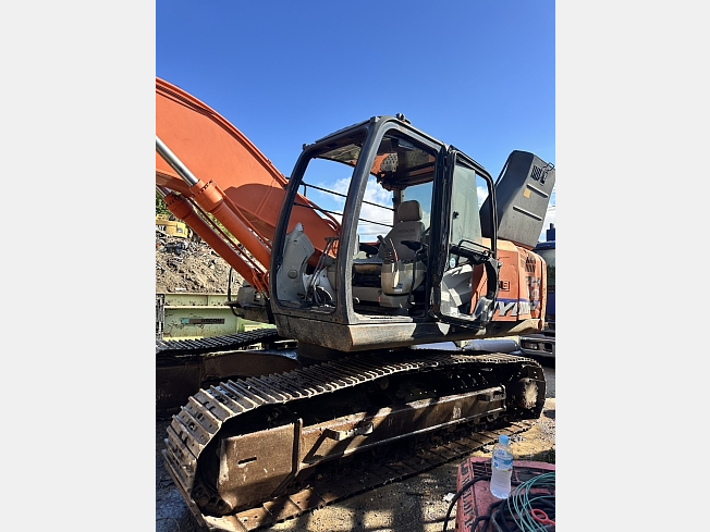 HITACHI ZH200-A (Excavators) at Fukuoka, Japan | Buy used Japanese