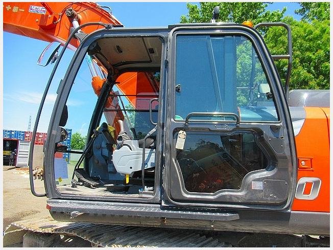 HITACHI ZX200-7 (Excavators) at Hokkaido, Japan | Buy used