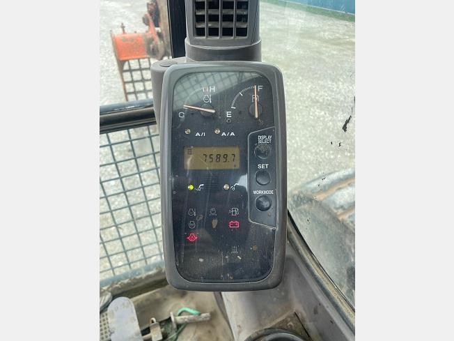 HITACHI ZX135USK (Excavators) at Saitama, Japan | Buy used