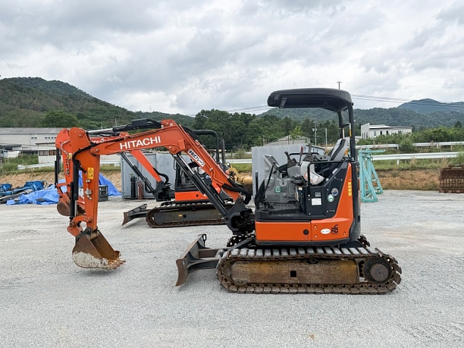 日立建機 ZX30U-5B | 広島県のミニ油圧ショベル(ミニユンボ