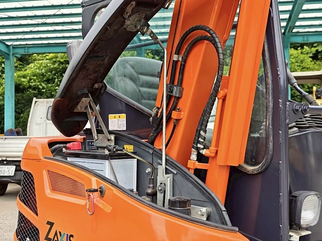 HITACHI ZX15UR (Mini excavators) at Hyogo, Japan | Buy used