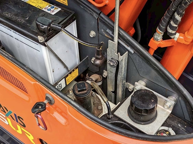 HITACHI ZX15UR (Mini excavators) at Hyogo, Japan | Buy used