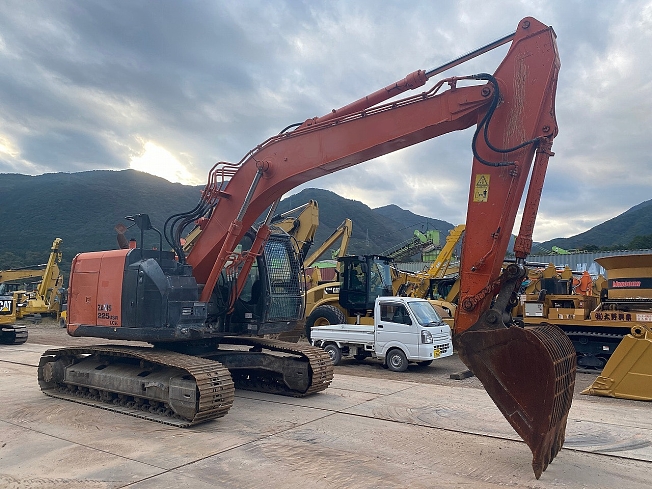 日立建機 ZX225USRLCK-5B | 栃木県の油圧ショベル(ユンボ) | BIGLEMON