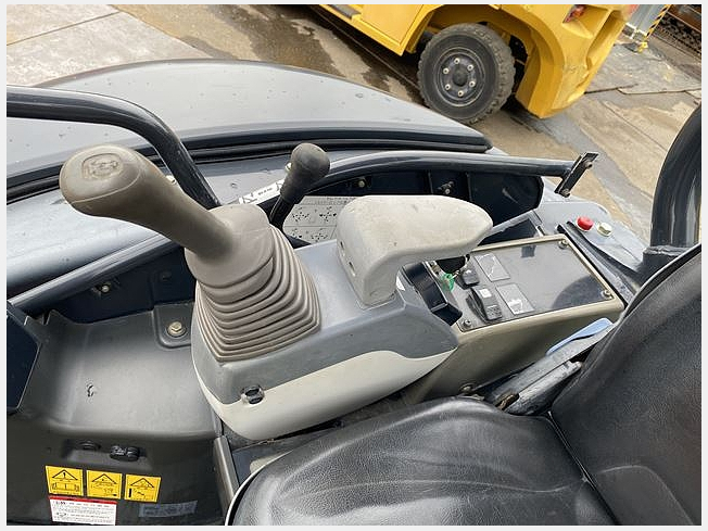 日立建機 ZX30U-3 | 大阪府のミニ油圧ショベル(ミニユンボ) | BIGLEMON