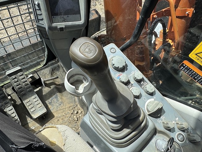 HITACHI ZX135US-5B (Excavators) at Tochigi, Japan | Buy used