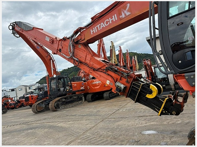 HITACHI ZX225USRLC-3 (Excavators) at Hyogo, Japan | Buy used