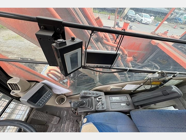 HITACHI ZX210W (Excavators) at Kanagawa, Japan | Buy used Japanese