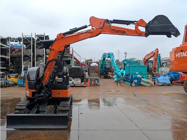 HITACHI ZX30U-5B (Mini excavators) at Chiba, Japan | Buy used