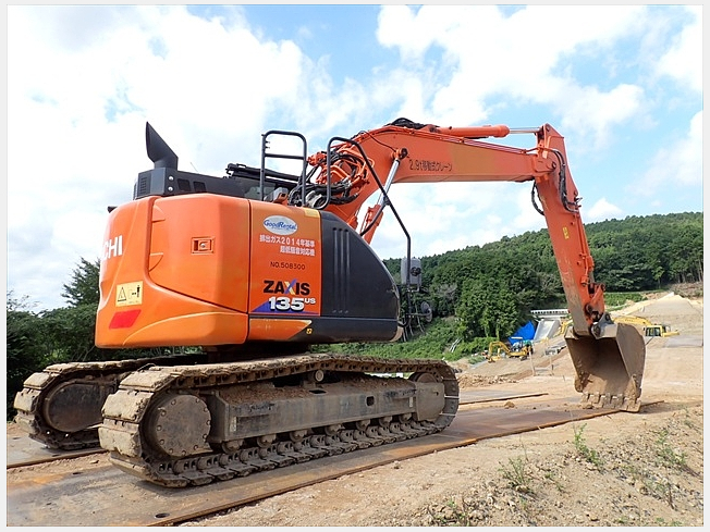 日立建機 ZX135US-6 | 岡山県の油圧ショベル(ユンボ) | BIGLEMON