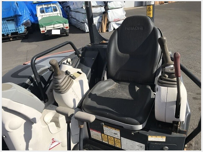 吉井さん専用5 ZX30U-5N Compact Excavators - Hitachi Construction Machinery