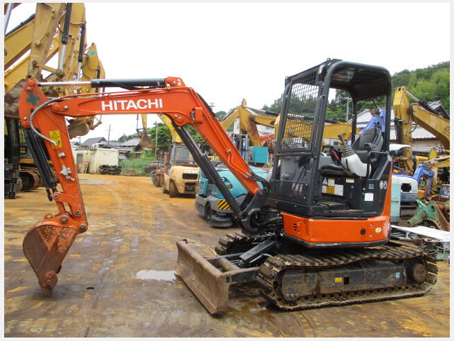 日立建機 純正品 シリンダーカバー ZX30クラス ミニユンボ