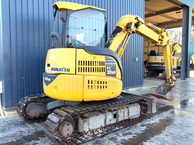 コマツ PC30UU-5 3トンクラス 小旋回 クレーン仕様 0.9トン吊り ミニ