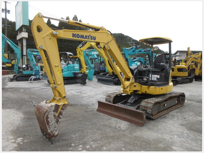 T-0079】コマツ PC55MR-5NO 2016年 5.5tクラス 808h キャビン AC 盗難