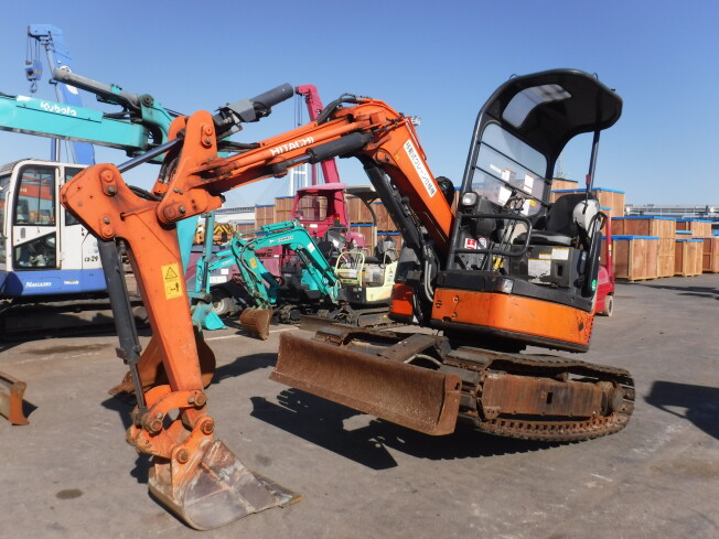 日立油圧ショベルZX30UR-3 側溝堀タイプ