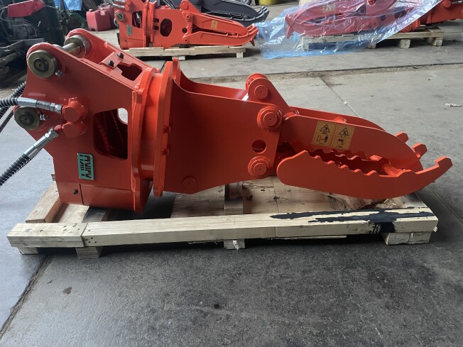 KOBELCO 油圧式回転フォーク 3トンクラス用 重機アタッチメント
