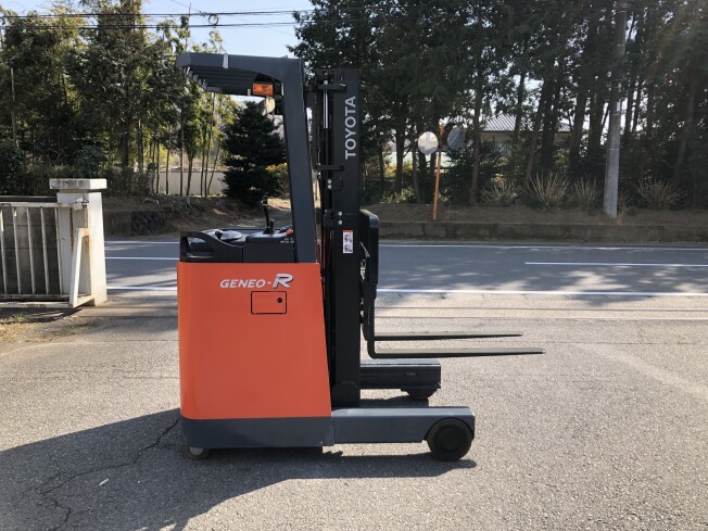 トヨタ リーチフォークリフト7FBR15揚高3000MM13228H(A293) トヨタ リーチフォークリフト7FBR15揚高3000MM13228H(A293) 送料