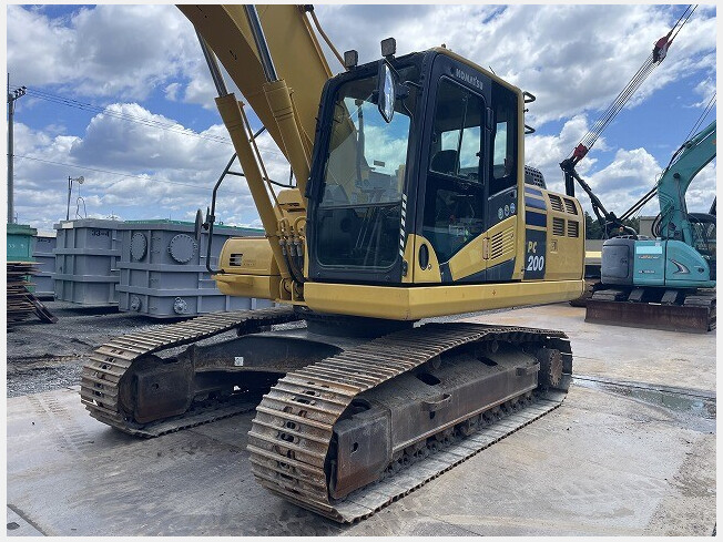 KOMATSU PC200-10 (Excavators) at Kanagawa