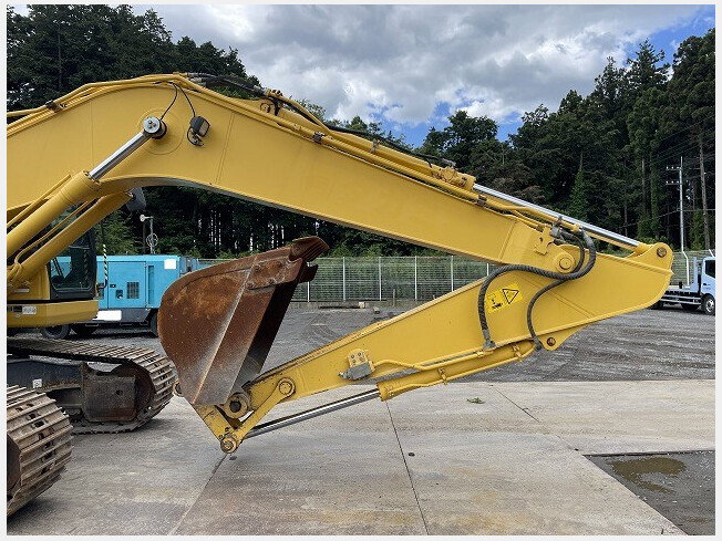 KOMATSU PC200-10 (Excavators) at Kanagawa