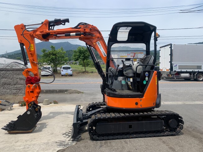 日立建機 ZX40UR-5B | 茨城県のミニ油圧ショベル(ミニユンボ 