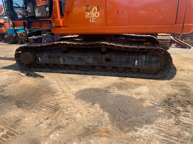 HITACHI ZX230LC (Excavators) at Ibaraki, Japan | Buy used Japanese 