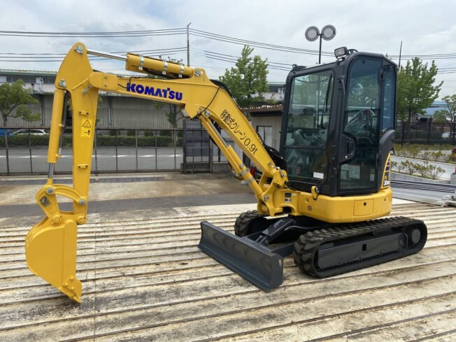 KOMATSU PC30MR-5N0 (Mini excavators) at Hyogo, Japan Buy used Japanese  construction equipment, heavy equipment, trucks and farm  machineries:BIGLEMON Item ID：88412
