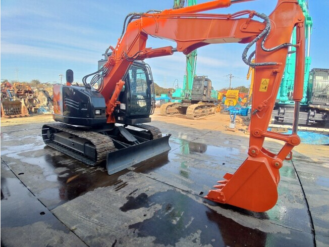 HITACHI ZX75USK-3 (Excavators) at Chiba, Japan | Buy used Japanese 