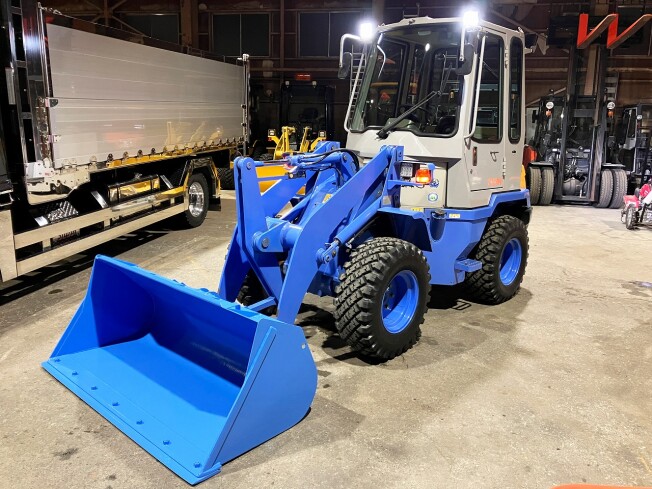 TCM L4-2 | 北海道のタイヤショベル(ホイールローダー) | BIGLEMON  