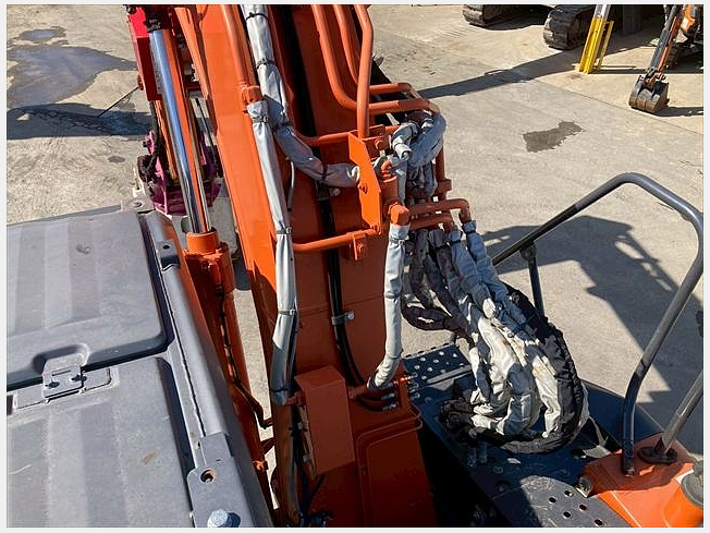 日立建機 ZX135US-6 | 岡山県の油圧ショベル(ユンボ) | BIGLEMON