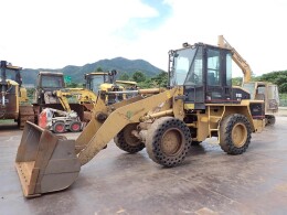 CATERPILLAR Wheel loaders 910G 2002