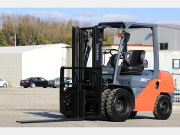 TOYOTA Forklifts 52-8FD30 2010